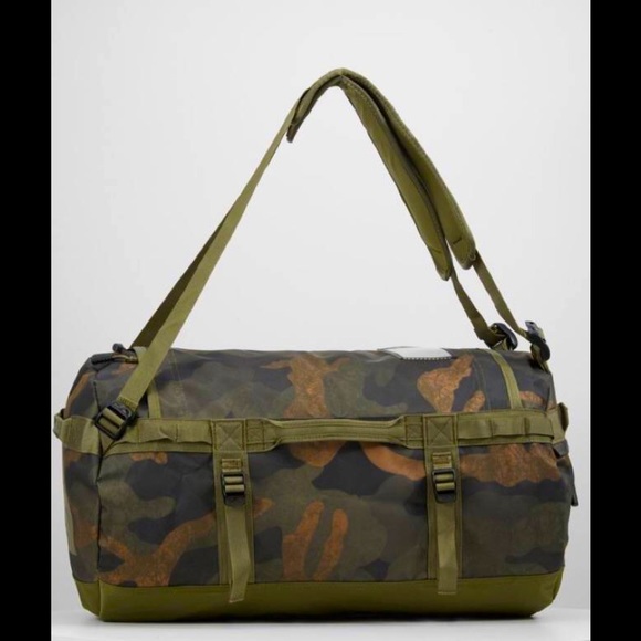 ✴️✴️ SOLD ✴️✴️ TNF Base Camp” Duffel Bag - Picture 4 of 8